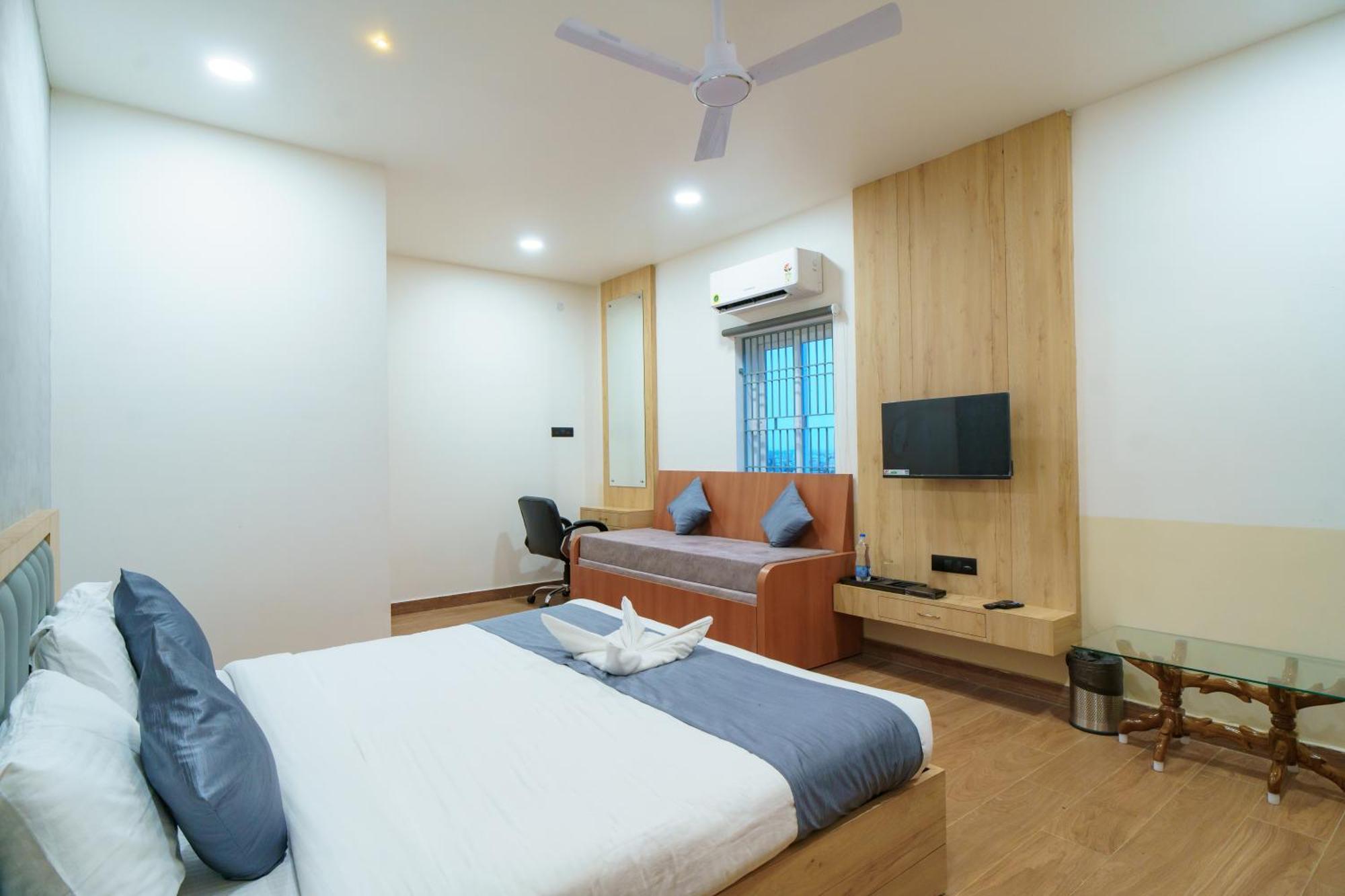 Satyabhama Inn Pathara Buitenkant foto